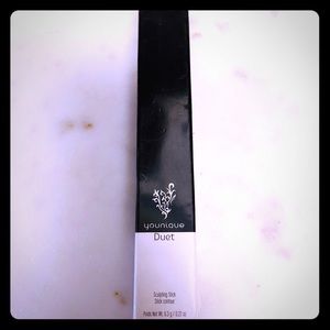 Younique Duet Sculpting Stick